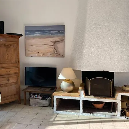 Maison A 50m, Centre Avec Sa De Дом отдыха *