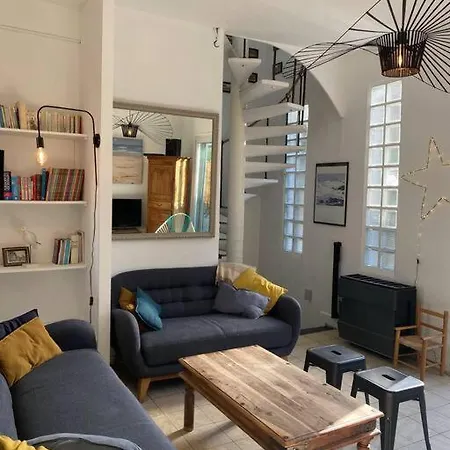 Maison A 50m, Centre Avec Sa De *