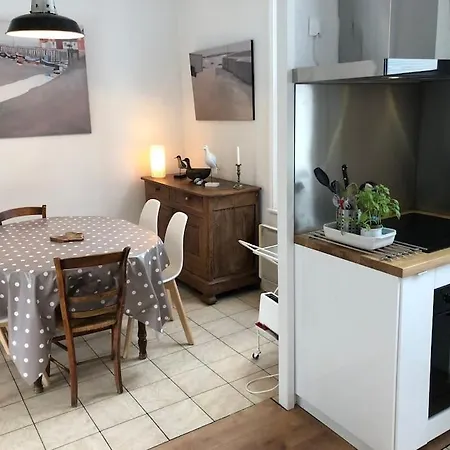 Сasa de vacaciones Maison A 50m, Centre Avec Sa De *